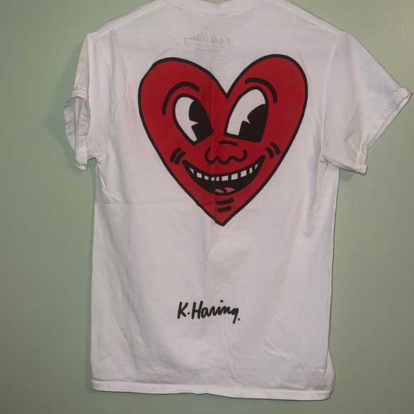 UNISEX GRAPHIC TEE SIZE SMALL - Picture 2 of 3